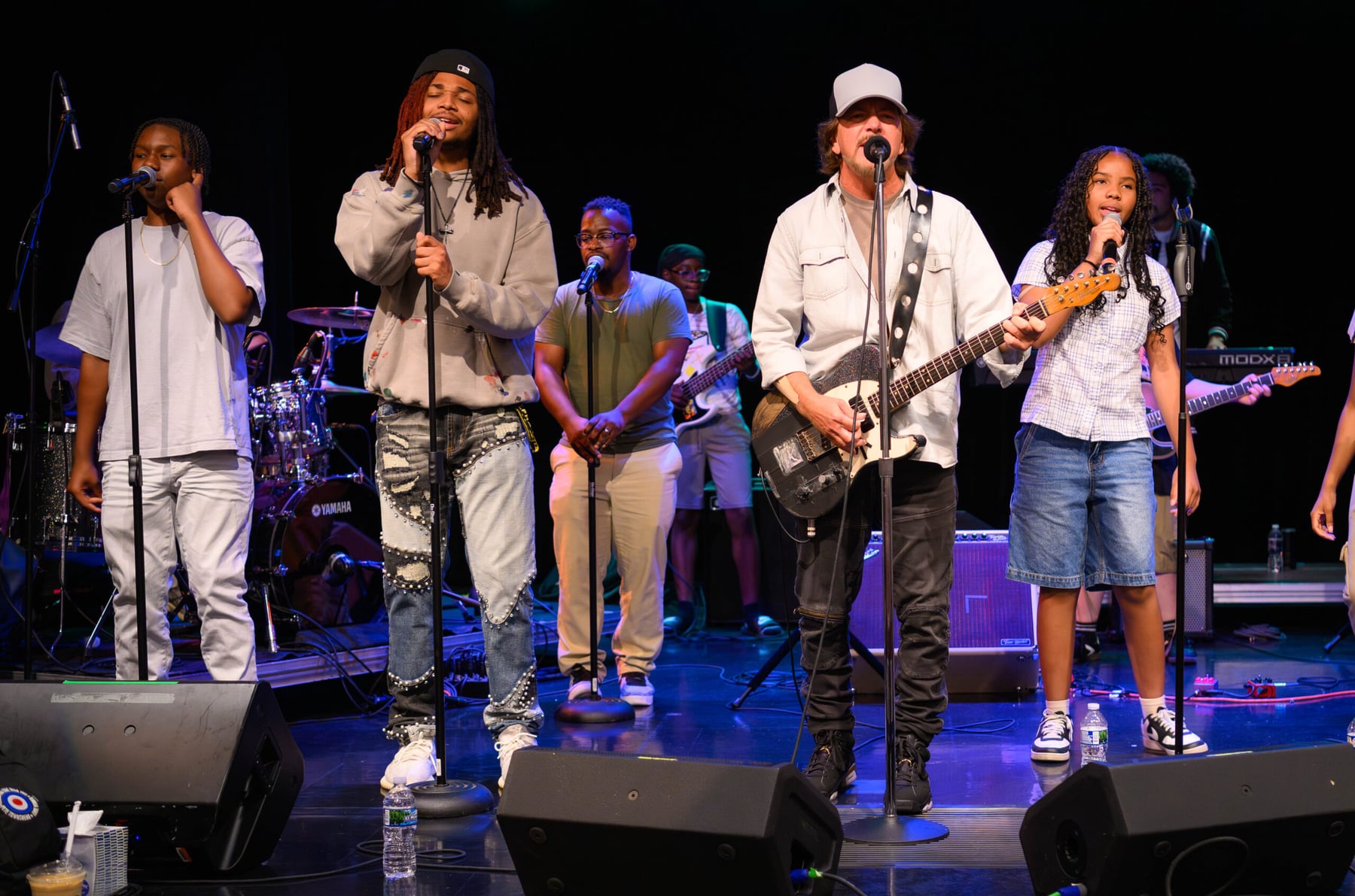 Vedder e jovens de Chicago lançam 'Better Believe' nas plataformas de streaming