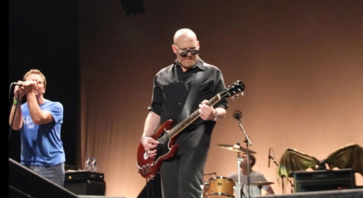 Jeff Ament presta homenagem a Cheetah Chrome e à noite punk em Nashville