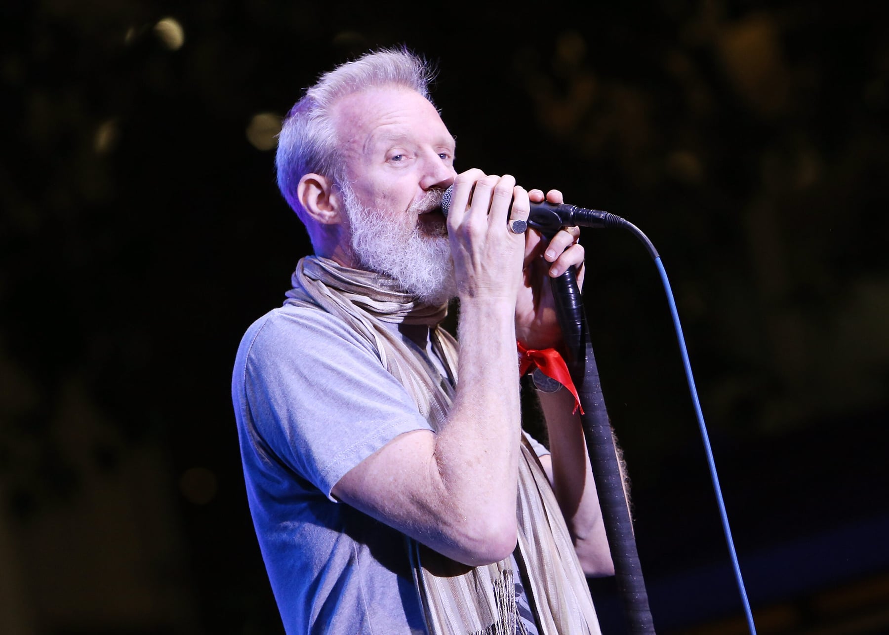 Chris Barron dos Spin Doctors ainda não consegue ouvir Pearl Jam por causa da Epic Records
