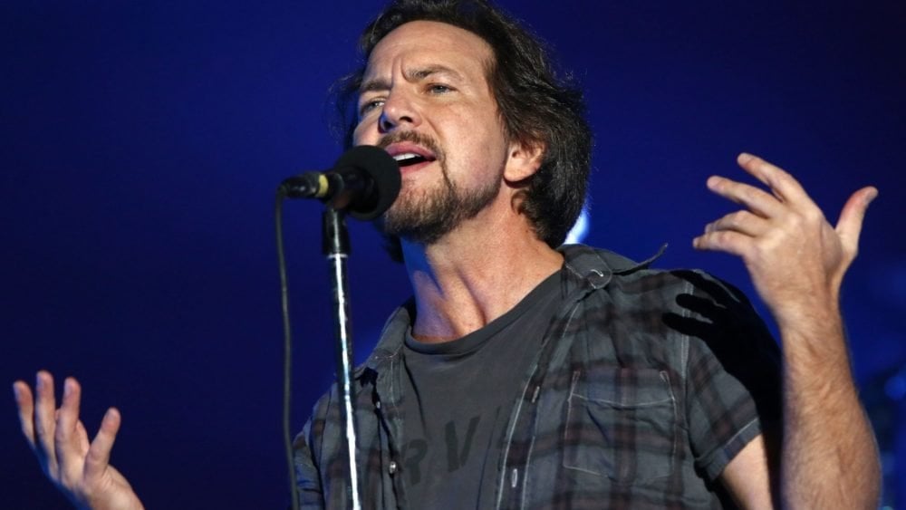 Eddie Vedder lança 'Cartography', trilha para documentário sobre Robert F. Kennedy